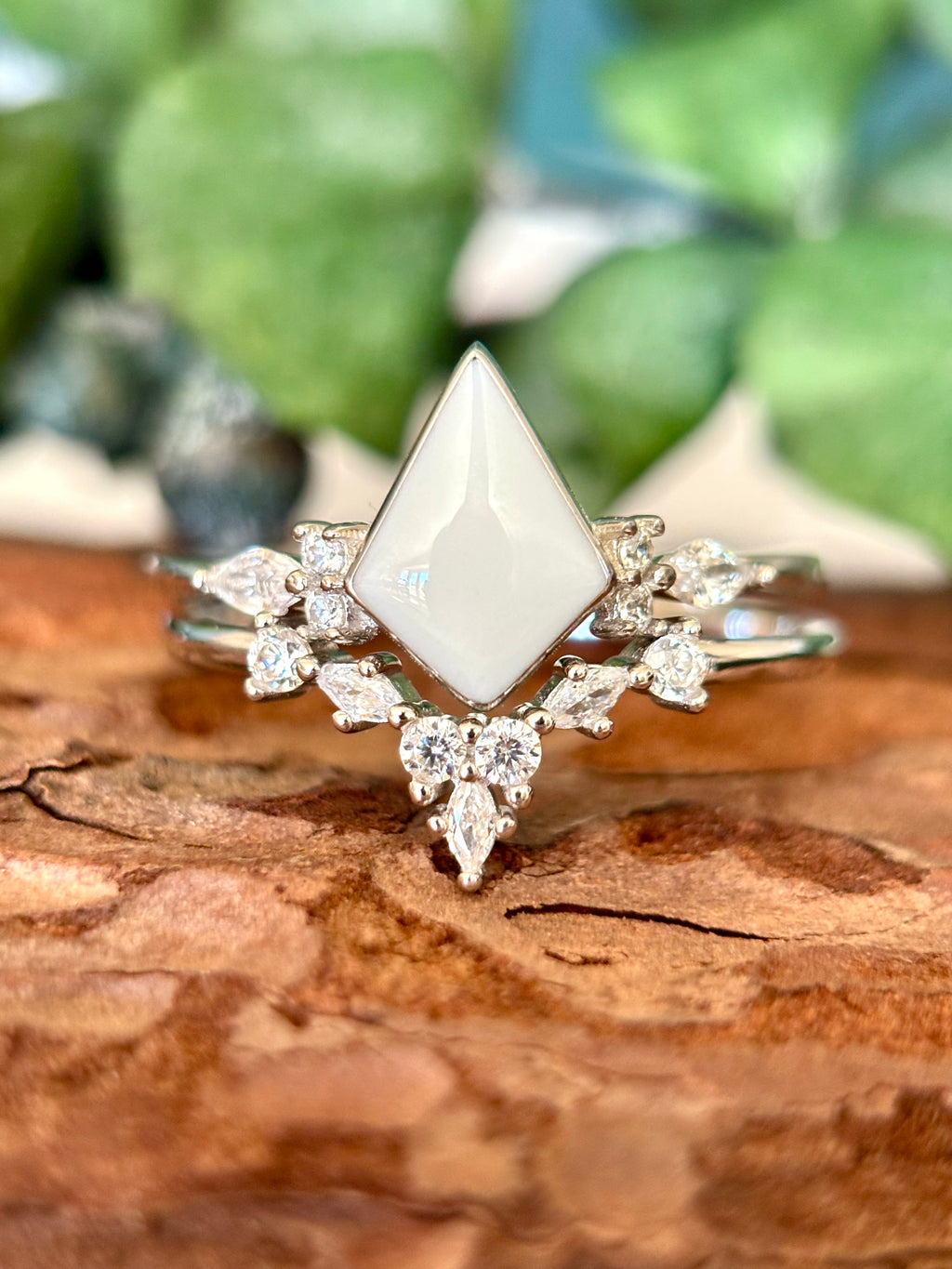 The Arthella Ring