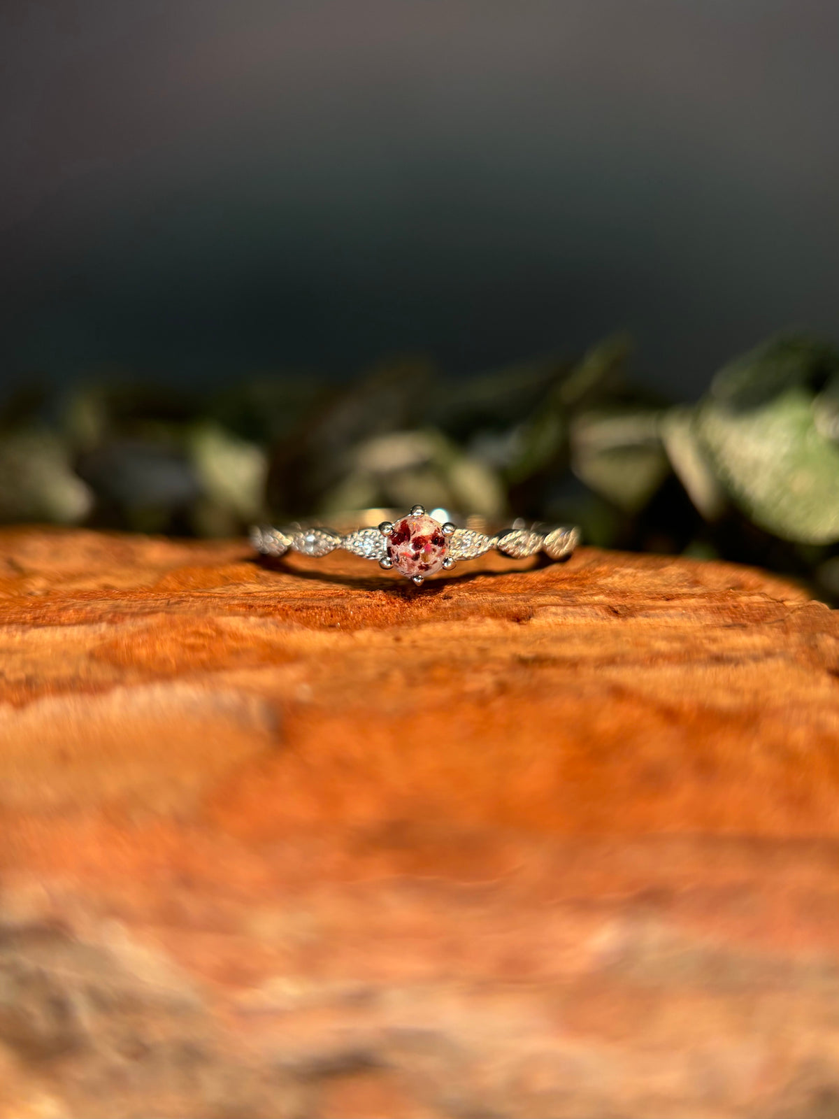 The Bobby ring in 14K Gold