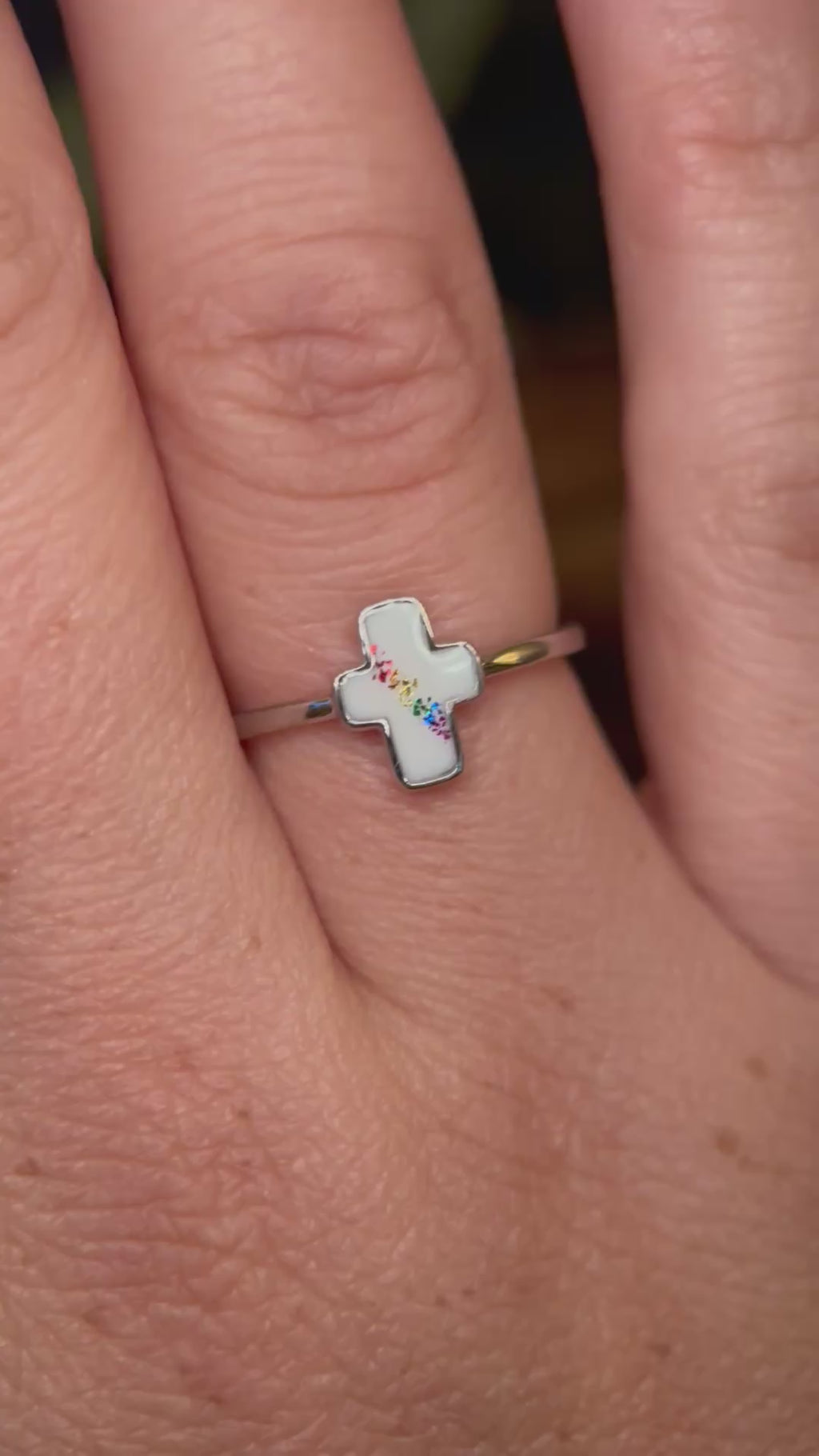 The Faith ring in 14K Gold